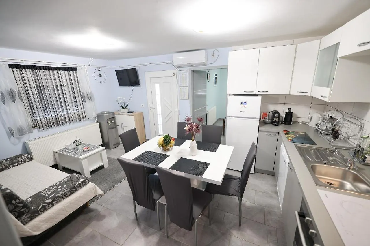 Two Bedroom Apartment Sunset Vir Croacia