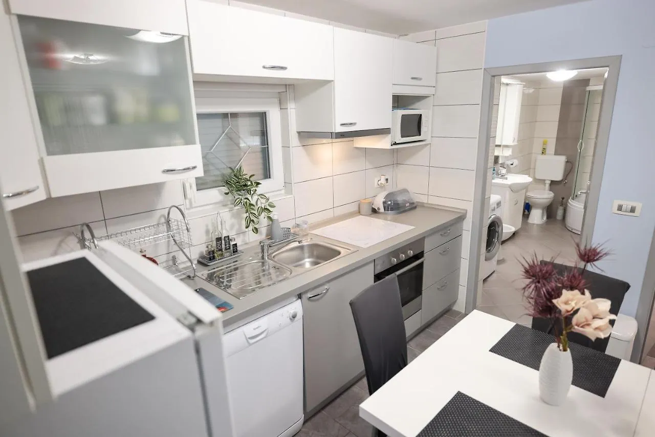 Two Bedroom Apartment Sunset Vir 0*,